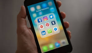 Ilustração sobre gestão de redes sociais para empresas